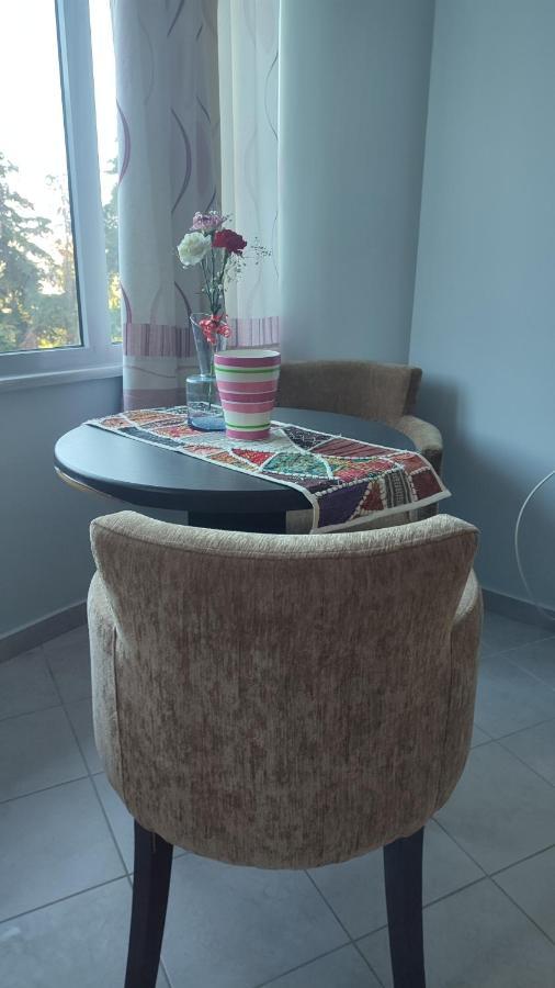 10 Apartmants Olimpia Mir *